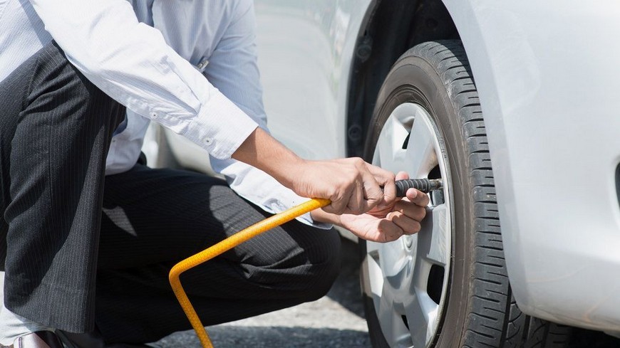 Cómo mantener los neumáticos del coche en perfecto estado