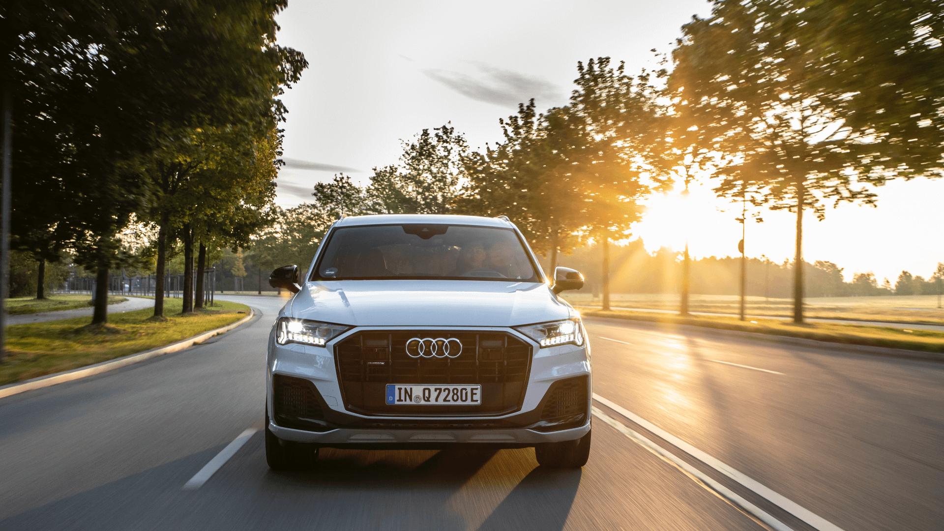 Audi Q7 TFSI e Quattro desde una vista frontal