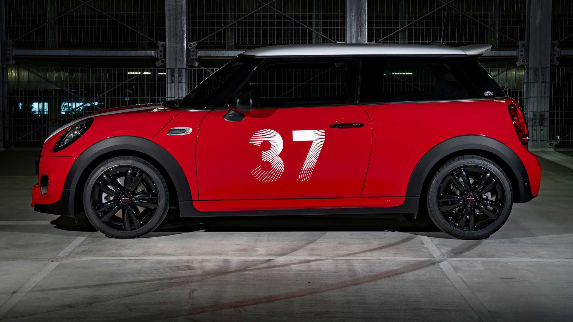 Visión lateral del MINI Paddy Hopkirk Edition