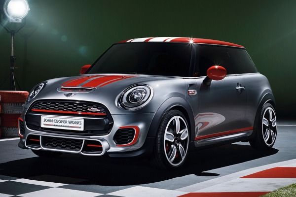 Imagen del Mini John Cooper Works con perspectiva frontolateral