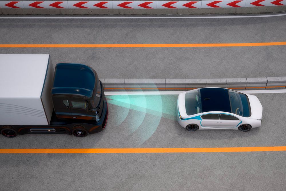 La frenada automática puede reducir en gran medida la siniestralidad en las carreteras. Descubre cómo funciona y por qué es útil contra el terrorismo