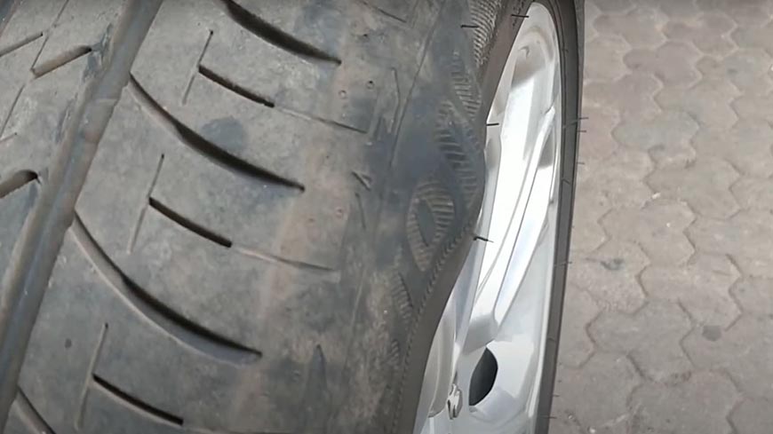 Qué hacer si un bulto el neumático
