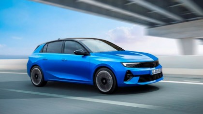 Tras el lanzamiento del Peugeot 308 eléctrico hace unos meses, era cuestión de tiempo que Opel desvelara su propia versión cero emisiones del Astra. 