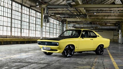 El Opel Manta GSe ElektroMOD mantiene el aspecto deportivo de su predecesor en los 70