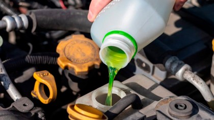 ¿Cómo elegir el anticongelante adecuado para tu vehículo? Descubre cómo elegir el anticongelante adecuado para tu coche y evita problemas en el sistema de refrigeración. Consejos y claves para un mantenimiento efectivo.