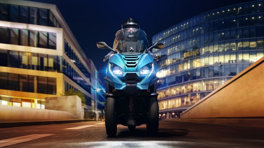El scooter de 3 ruedas, el nuevo concepto de movilidad urbana