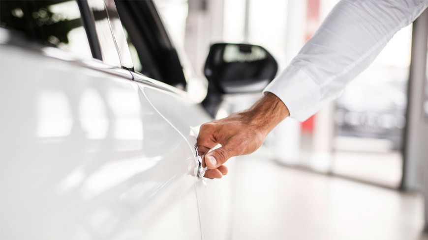 Descubre qu&eacute; seguro de coche te conviene seg&uacute;n la antig&uuml;edad del veh&iacute;culo, su uso y tu perfil: terceros, terceros ampliado o todo riesgo.