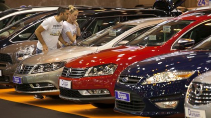 Los precios de los coches nuevos están subiendo, lo que hace que muchos compradores busquen otras alternativas para adquirir un coche a mejor precio.