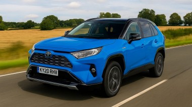 En 2025 los SUV híbridos dominan el mercado: Toyota, Hyundai, Kia y Ford lideran con modelos eficientes, versátiles y con etiqueta ECO.