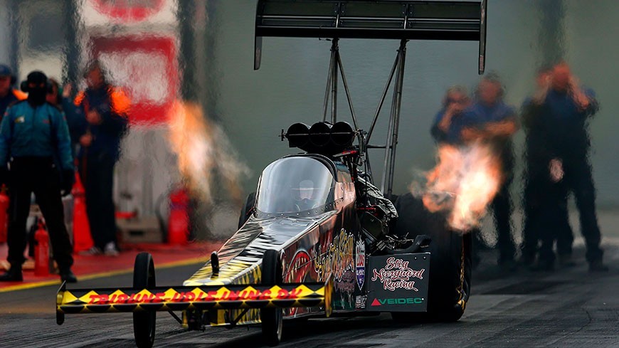 Un dragster a cámara lenta es lo más impactante que verás hoy