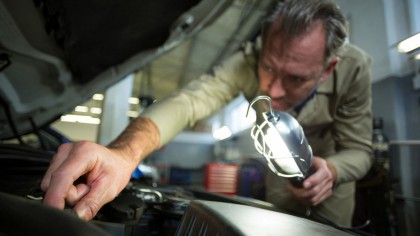 Apagar el motor con turbo en caliente corta la lubricaci&oacute;n, cuece el aceite y genera carbonilla. Para evitarlo, relaja 1 min y ralent&iacute; 30&ndash;60 s al llegar a casa.