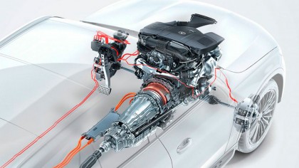 El Mercedes GLC es uno de los pocos vehículos del mercado con sistemas de propulsión híbridos enchufables con una autonomía superior a los 100 km, y uno de los pocos que utiliza tanto motores de gasolina como diésel en estos sistemas de propulsión.
