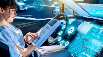 Las marcas de coches (y también algunas empresas tecnológicas) están invirtiendo enormes cantidades en el desarrollo y puesta a punto de la tecnología que permita la conducción autónoma de nivel 5, es decir, sin intervención del conductor