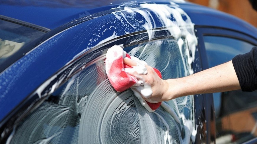 Errores que cometes al lavar el coche. Cómo evitarlos