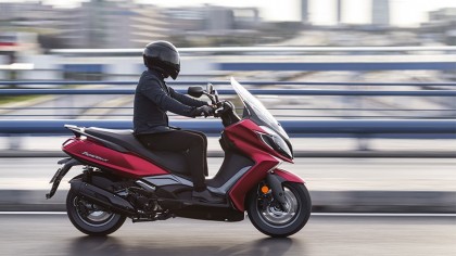 La KYMKO Super Dink 350 es la moto más eficiente del mercado