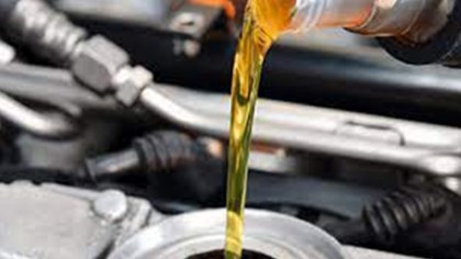Cambiar el aceite de tu coche es muy sencillo y se hace siguiendo unos pocos pasos