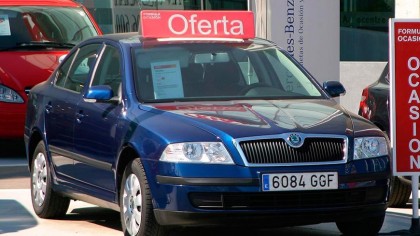 Antes de comprar un coche de ocasión observa bien cualquier desperfecto