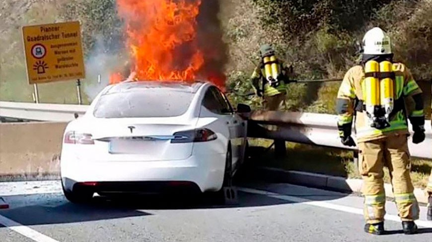 Rápido y pesado: un coche eléctrico puede ser más peligroso que uno de combustión