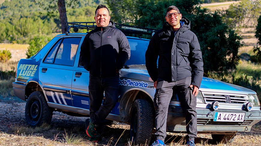 Motor, arena y solidaridad: entrevista a los aventureros del Chatarras Raid