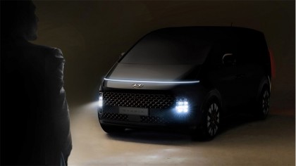 Las formas del Hyundai Staria nos hacen pensar que estamos ante un vehículo futurista