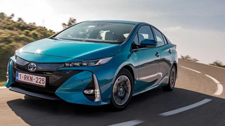 El nuevo Prius Plug-in se vuelve enchufable e incorpora techo solar El nuevo Prius Plug-in se vuelve enchufable e incorpora techo solar