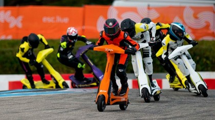 Acaba de comenzar el Campeonato Mundial de Scooters Eléctricos (eSkootr), en el que participan competidores profesionales y que cuenta con una amplia cobertura mediática internacional.