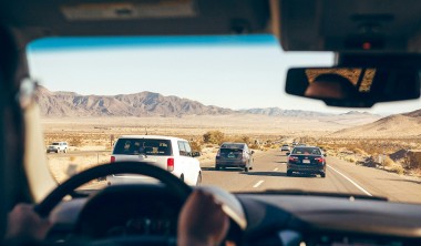 Revisa estos 10 puntos clave antes de tu viaje largo en coche y asegúrate una experiencia segura y sin contratiempos en la carretera. ¡Prepárate y disfruta!