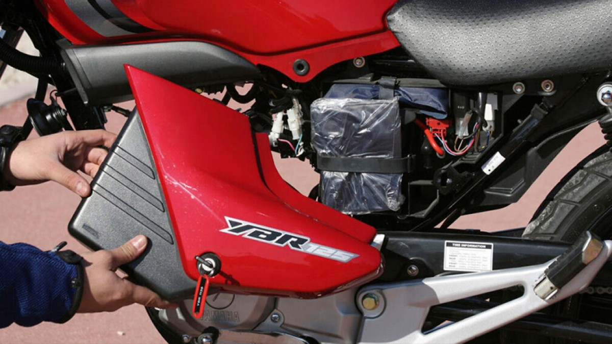 Limpias los bornes de la batería de tu moto? – Seguridad en moto