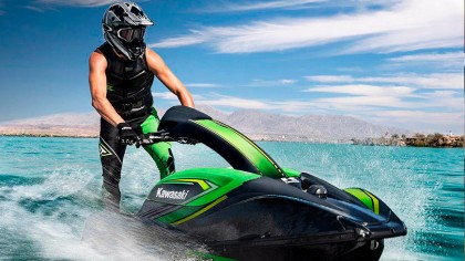 Una moto de agua es un vehículo, por lo que si quieres tener una, primero tienes que sacarte el carné para poder conducirla. Dependiendo de su potencia y del tipo de carnet que tengas, podrás conducir uno u otro.