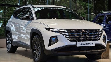 En 2025 dominan los SUV compactos, los híbridos de Toyota y el Dacia Sandero. El coche eléctrico crece, pero el consumidor busca eficiencia y fiabilidad.
