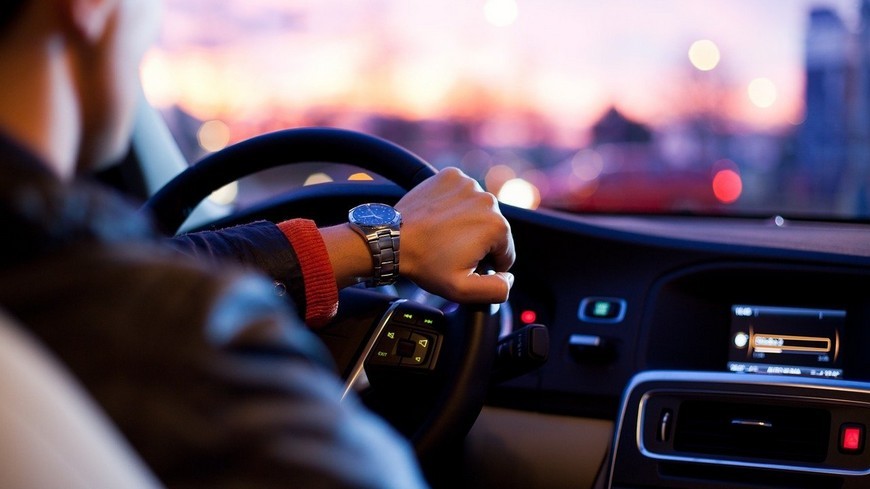 La luz de emergencia V16, el nuevo sistema de seguridad que debes llevar en tu coche