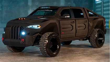 Apocalypse Super Truck, la locura que parece sacada de Mad Max basada en un pick-up Ram de 862 CV Básicamente, esta camioneta se basa en la Ram 1500, pero bajo el capó lleva el potente motor HEMI V8 sobrealimentado de 6,2 litros de los modelos Dodge Hellcat.
