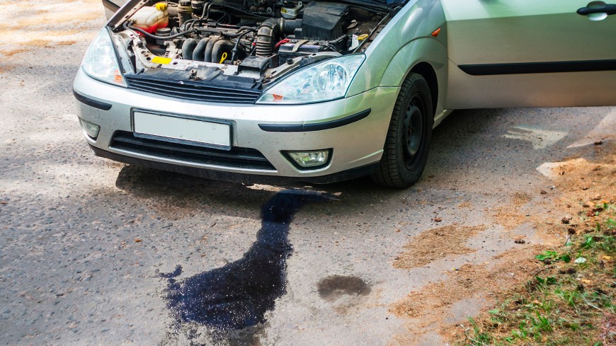 Cómo detectar fugas en el motor del auto: 4 métodos