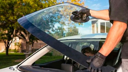 Sustituir el parabrisas o el parabrisas de un coche no es una tarea sencilla, aunque podemos hacerlo nosotros mismos porque no es muy complicado