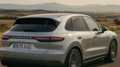 El Porsche Cayenne Electric estrena versión 100% eléctrica, con hasta 1.156 CV, batería de 113 kWh, carga ultrarrápida y precios desde 108.296 € en España.