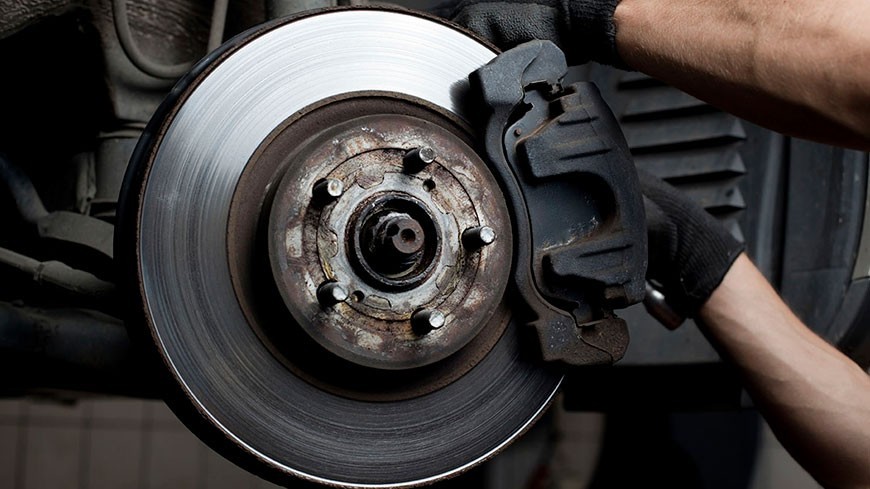 Descubre las razones por las que los frenos de tu coche hacen ruido Descubre las razones por las que los frenos de tu coche hacen ruido