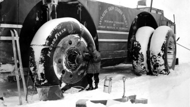 El Antarctic Snow Cruiser se diseñó a finales de la década de 1930 como vehículo de gran capacidad para explorar las regiones heladas de la Tierra.