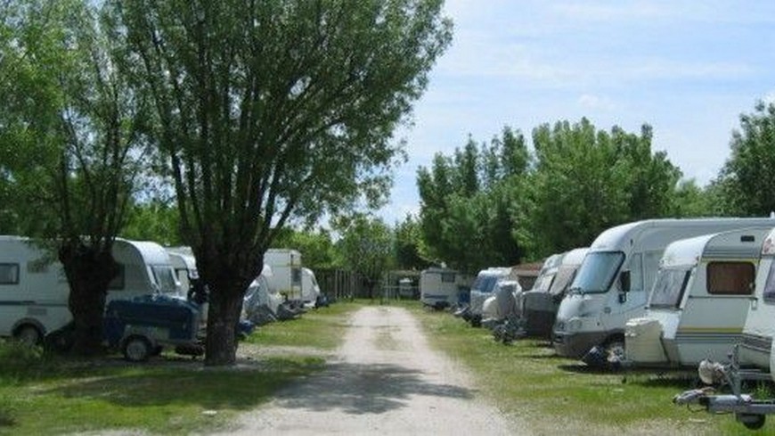 Dónde estacionar una caravana vacacional y otros detalles