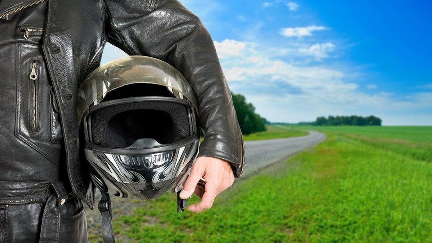 ¿Quién y cómo inventó el casco de moto?
