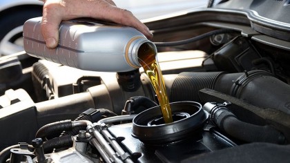 Se dice que tener al día y utilizar un buen aceite para el motor del coche...