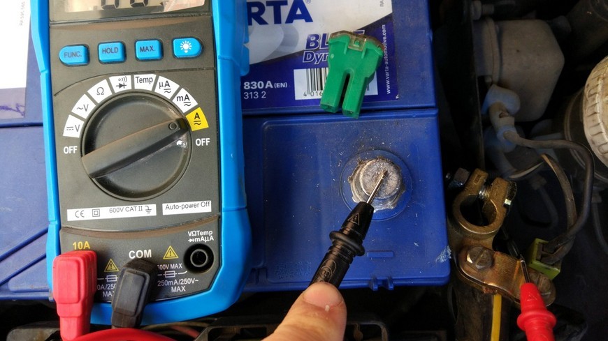Cómo comprobar el estado de la batería de tu coche