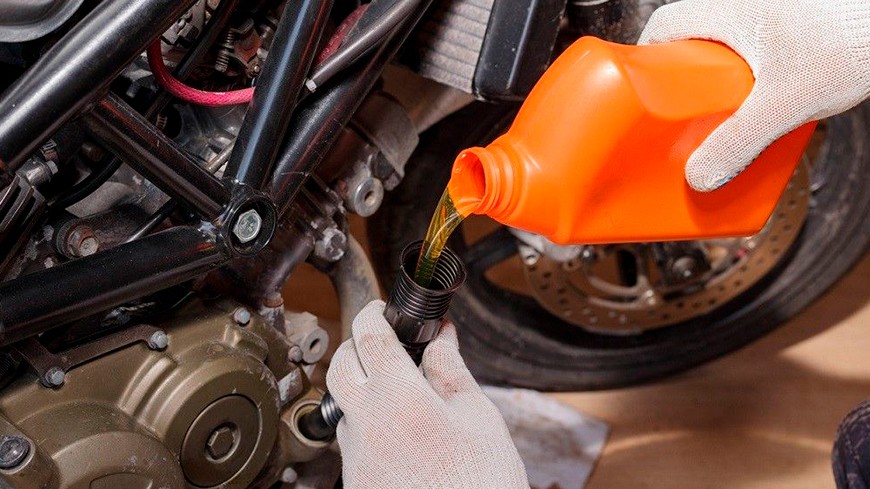 Guía completa sobre los tipos de aceite para moto: cómo elegir el mejor
