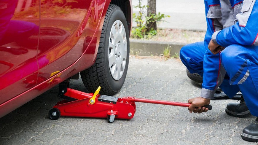 ¿Son los gatos un producto seguro para levantar tu coche?